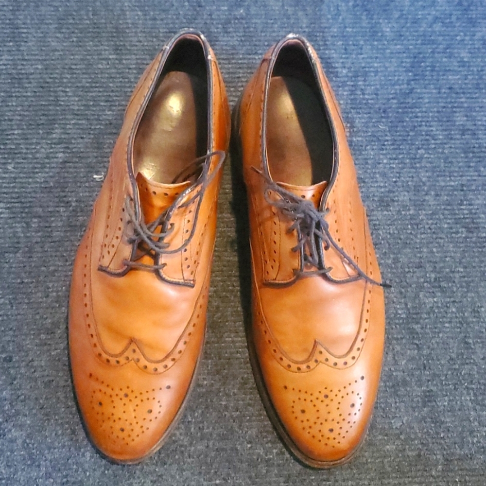 Allen edmonds 'Hinsdale' wing tip leather shoes